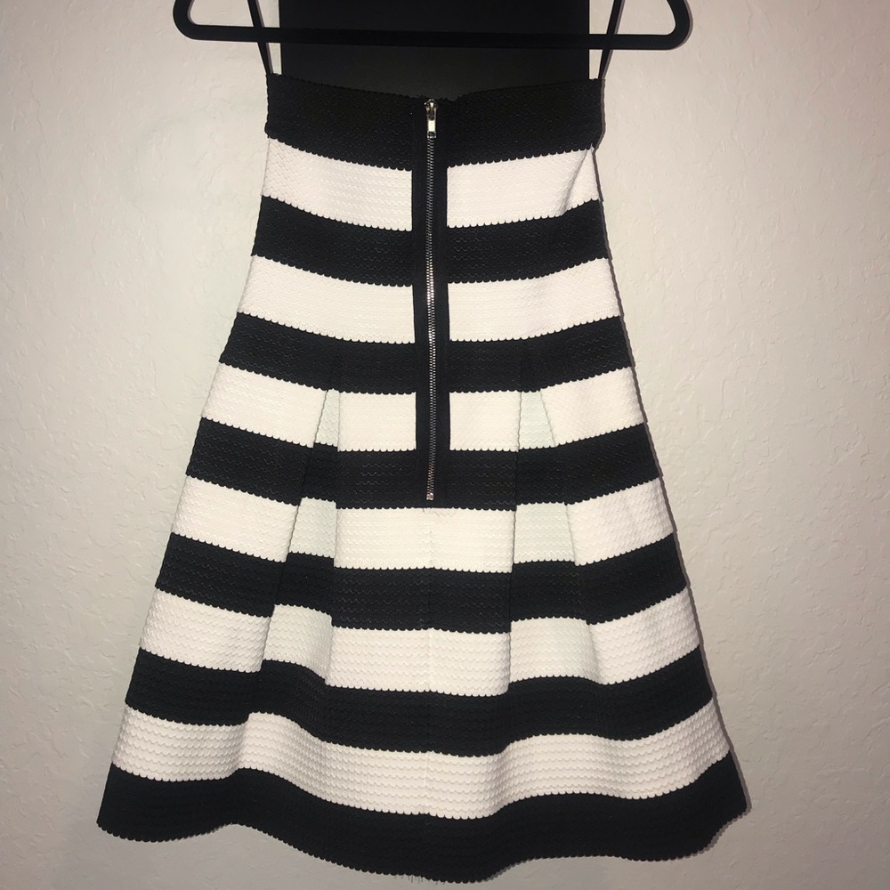 Doe & Rae Strapless Dress - Picture 4 of 8